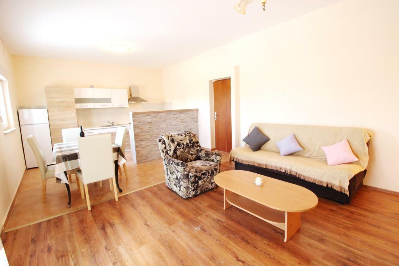 Apartment Sime Nin Kültér fotó